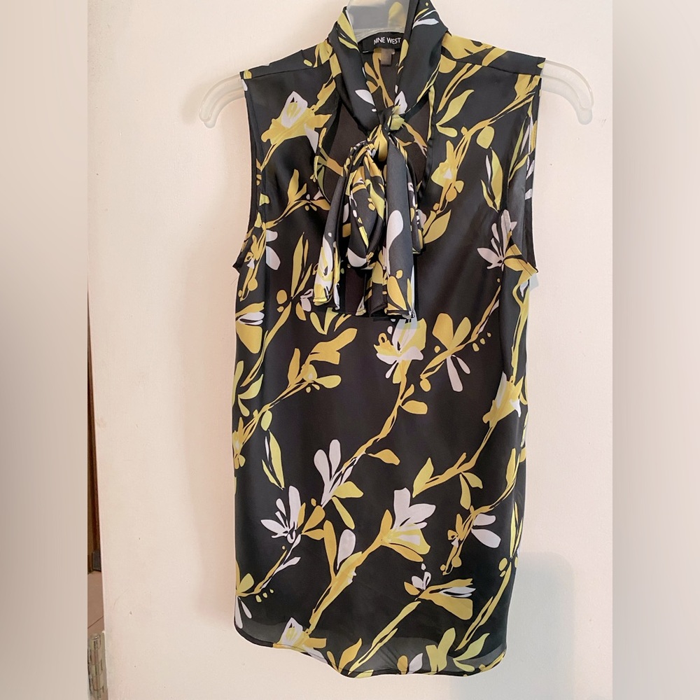 Nine West ladies cut blouse.